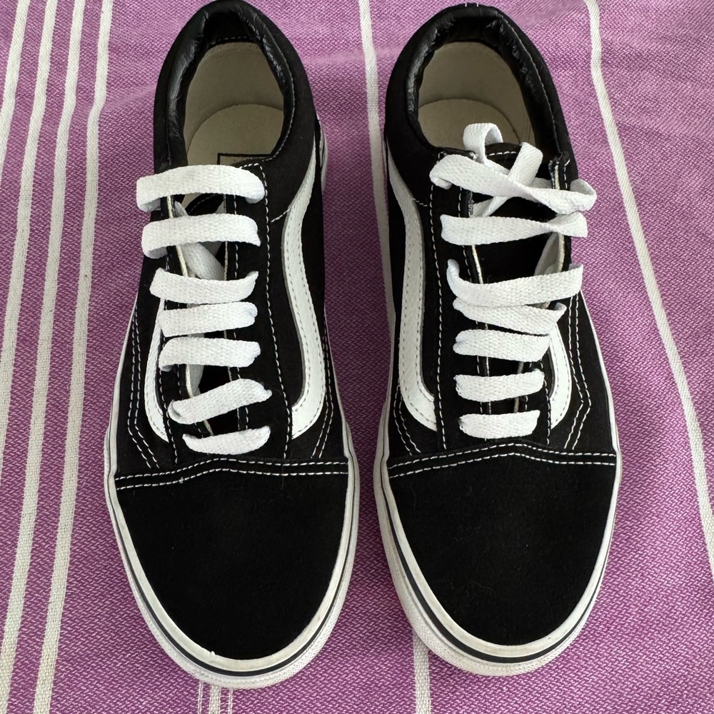 Vans Skate Old Skool skate shoes, sneakers - black - 5.5 women’s, kids size 4. - Picture 2 of 6